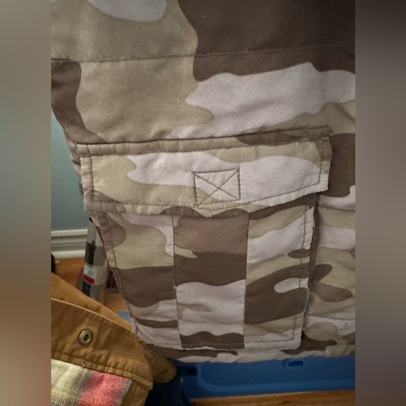 Brown Camouflage Vest - Picture 4 of 6